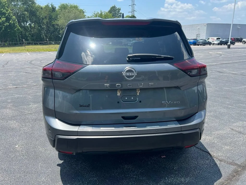 Used 2024 Gun Metallic Nissan SV image 4