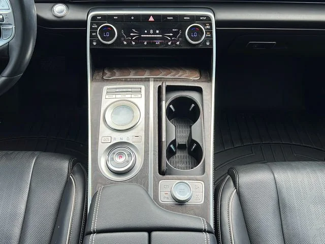 Used 2021 White Genesis 2.5T image 15