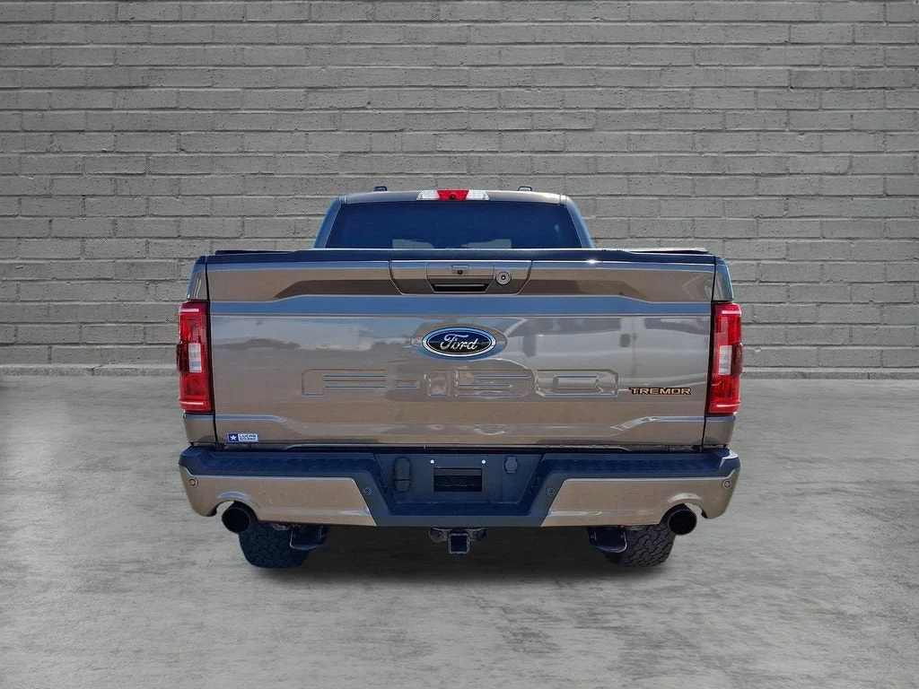 Used 2022  Ford XL image 39