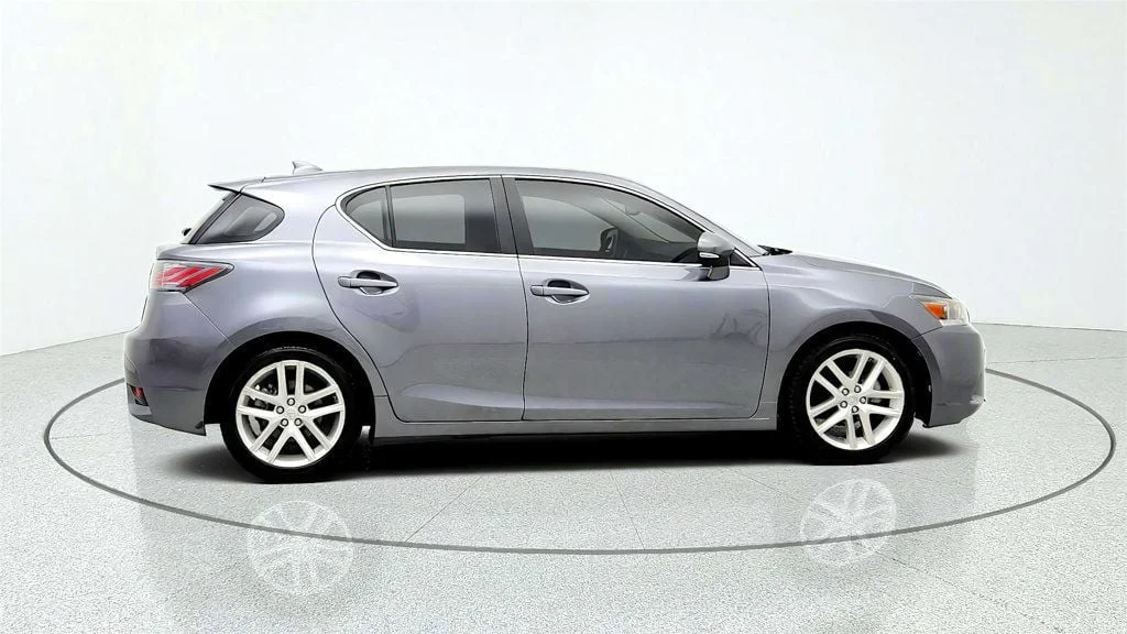 Used 2016 Nebula Gray Pearl Lexus 5dr Sedan Hybrid w/ Moonroof, Backup Camera & Seat Comfort Pkg image 4