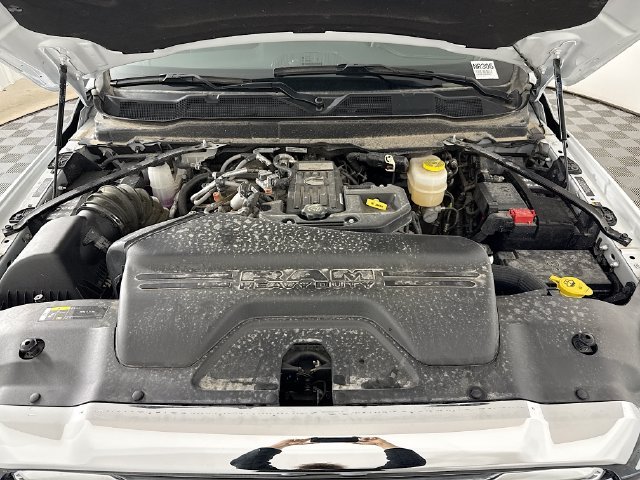 New 2025 Bright White Clear-Coat Exterior Paint RAM Laramie image 29