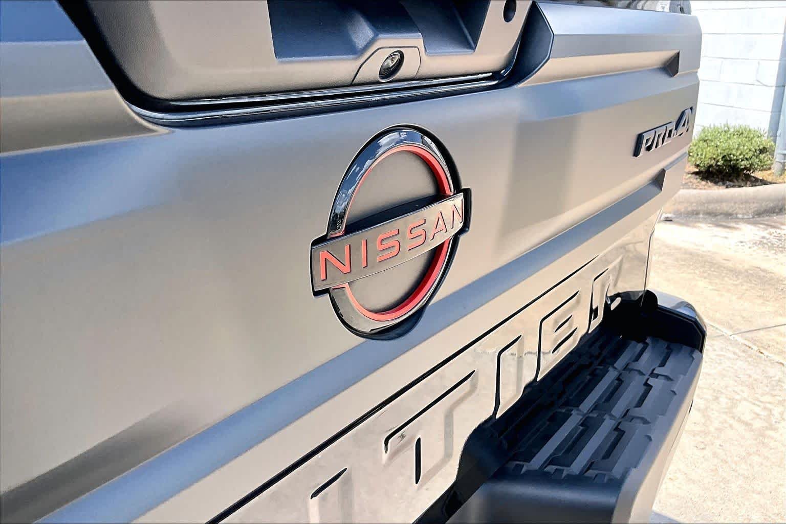 Used 2025 Super Black Nissan PRO-4X image 31