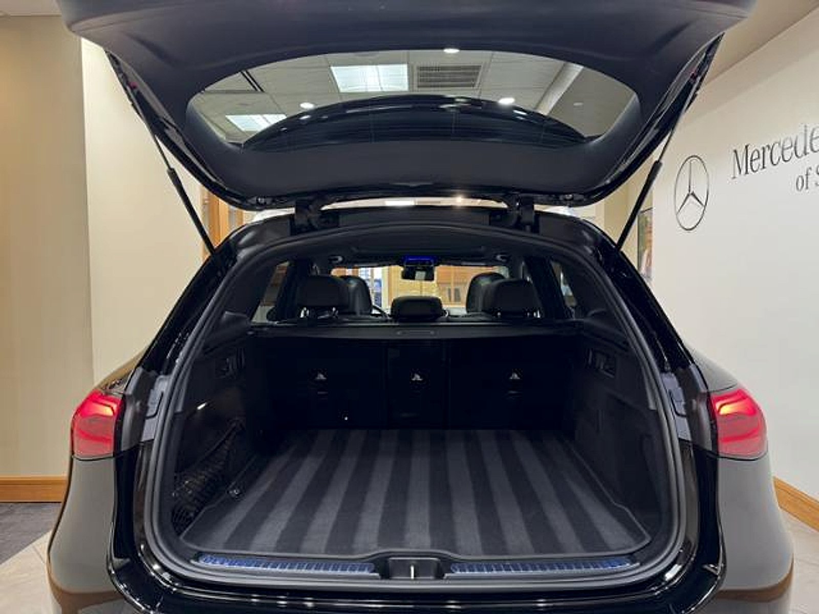 Certified Used 2025 Black Mercedes-Benz SUV image 20