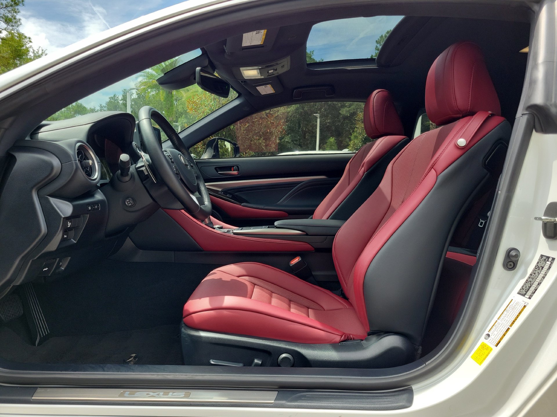 2024 Lexus RC 300 - Photo 19