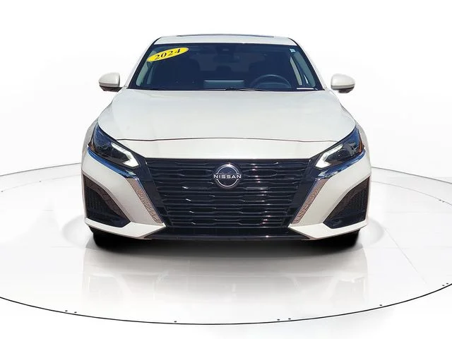 Used 2024 White Nissan 2.5 SL image 2