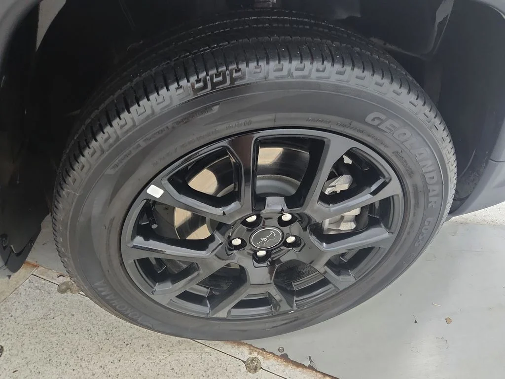 Certified Used 2025 Black Jeep Latitude image 37