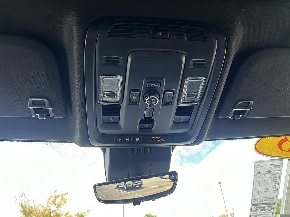 Used 2025 Sterling Metallic GMC AT4 Ultimate image 33