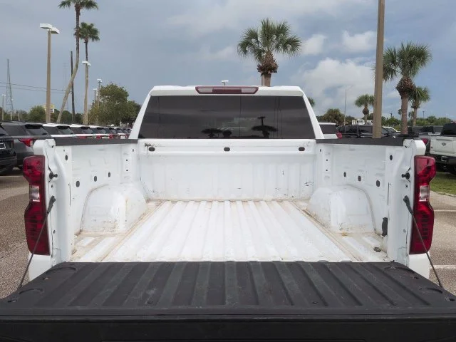Used 2025 White Chevrolet Custom image 13