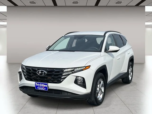 Used 2024 White Hyundai SEL image 8