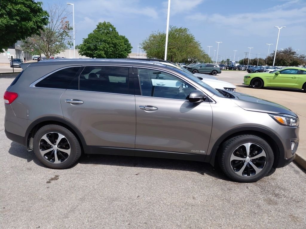 Used 2017 Silver Kia EX image 4