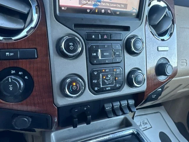Used 2015 White Ford King Ranch image 21