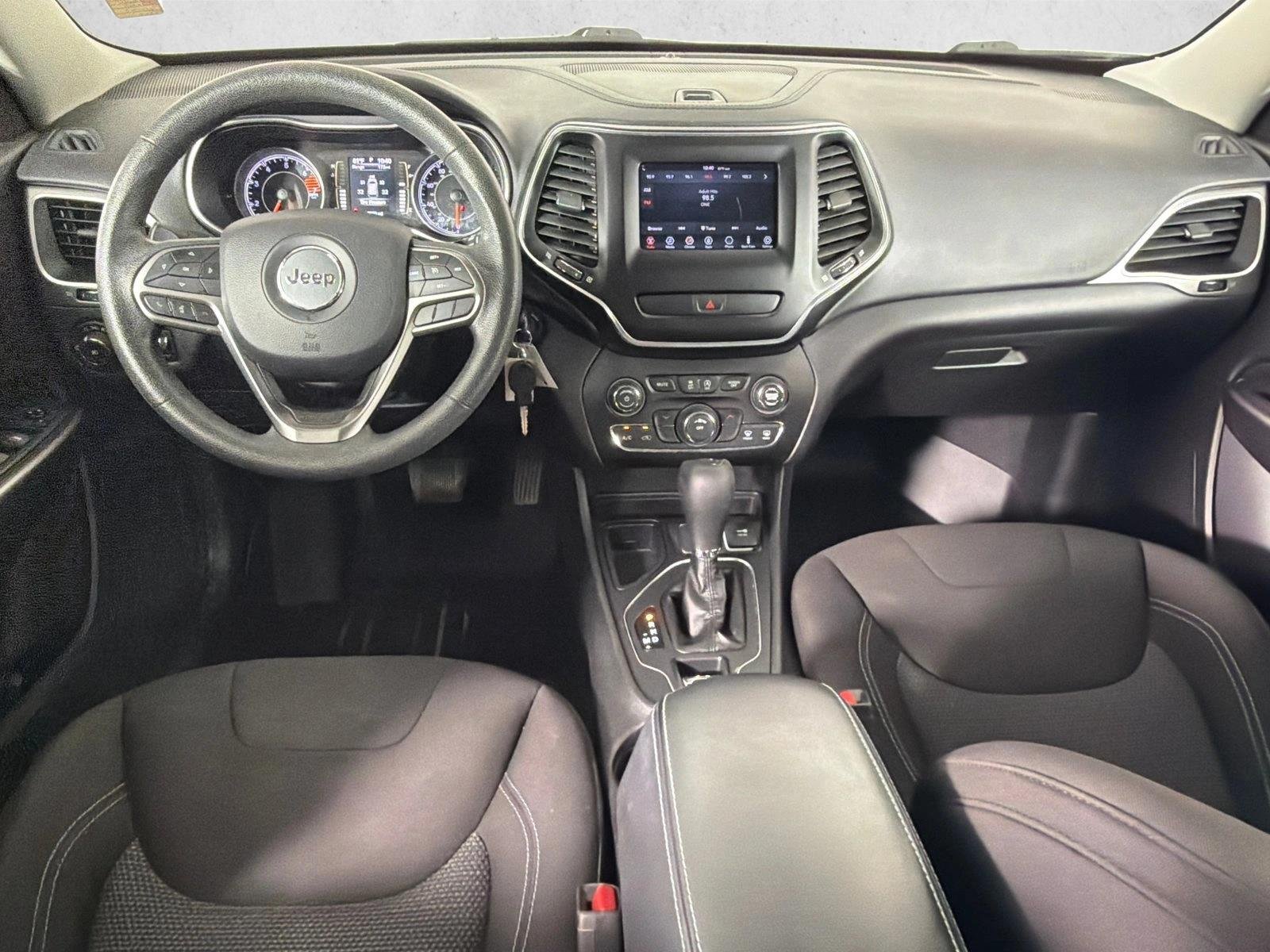 Used 2019 Bright White Clearcoat Jeep Latitude image 22