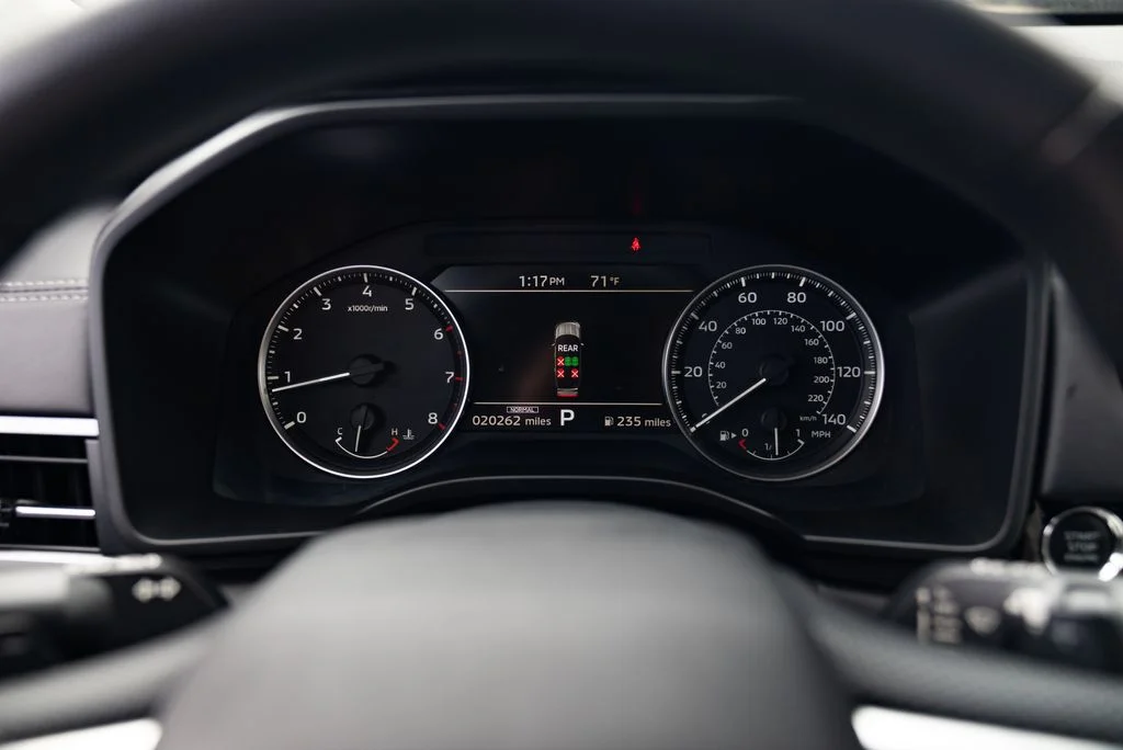 Used 2025 White Mitsubishi ES image 11