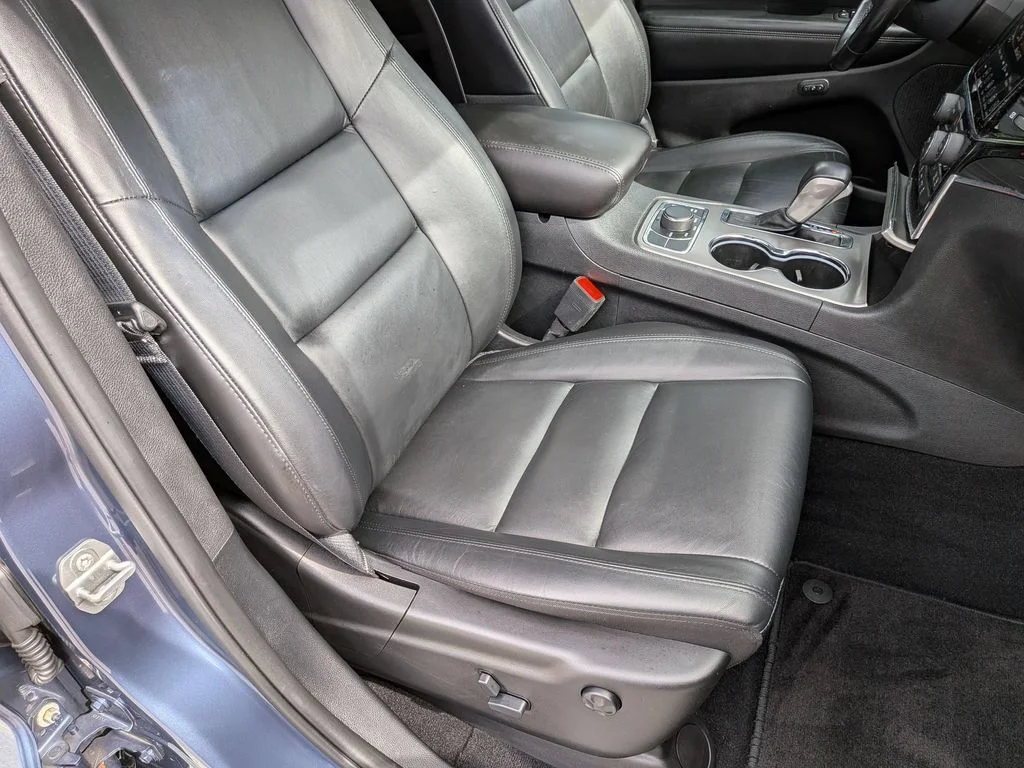 Used 2021 Blue Jeep Limited image 29