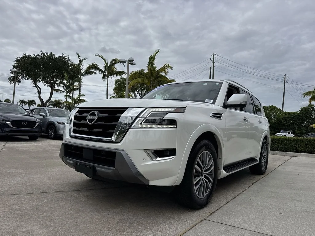Used 2024 Aspen White Nissan SL image 31