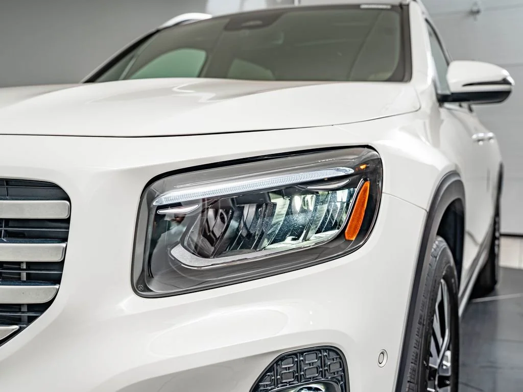 Used 2026 Polar White Mercedes-Benz GLB 250 image 13