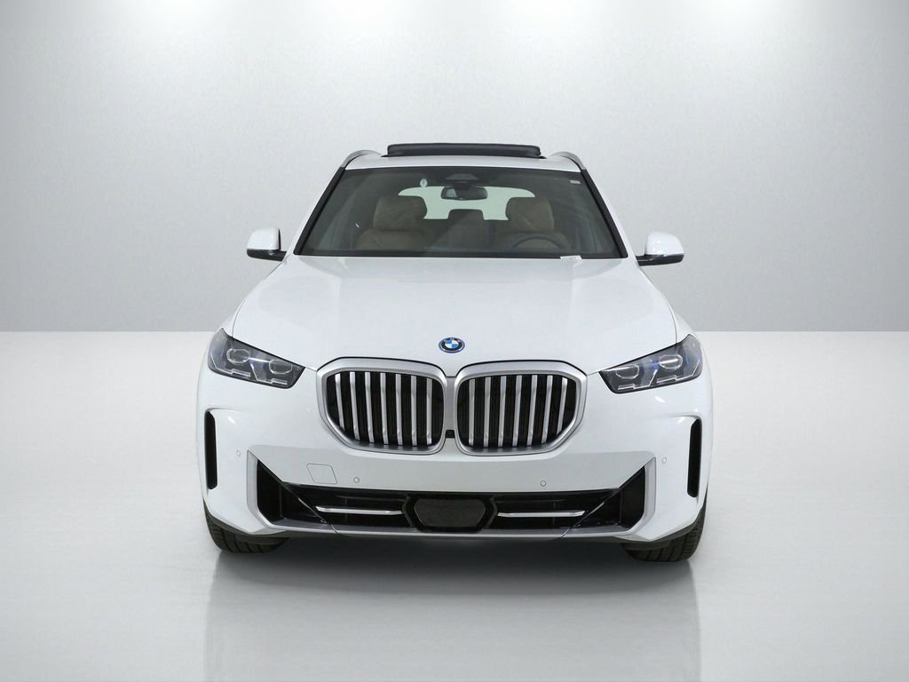Used 2026 Alpine White BMW xDrive50e image 3