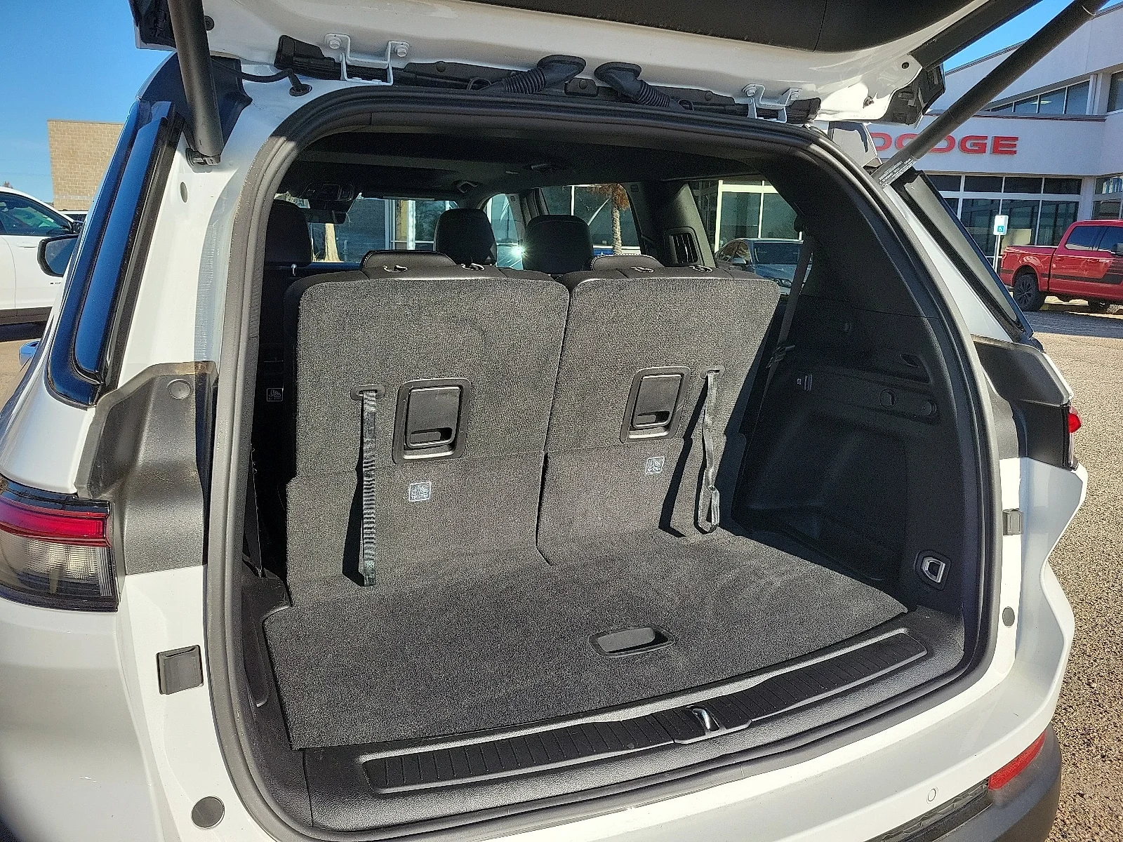New 2025 PW7 Bright Whit Jeep L ALTITUDE X 4X4 image 8