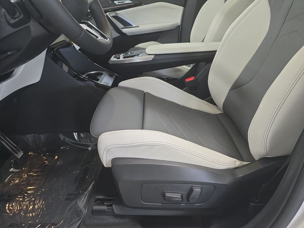 New 2026 Alpine White BMW xDrive28i image 15