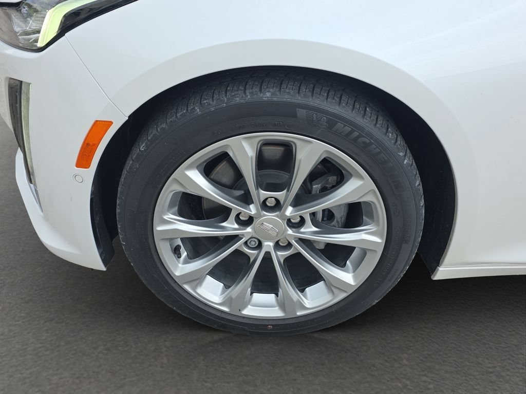 Used 2020 CRYSTAL WHITE TRICOAT Cadillac Premium Luxury image 12