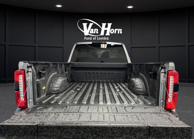 Used 2023 Iconic Silver Metallic Ford XLT image 24