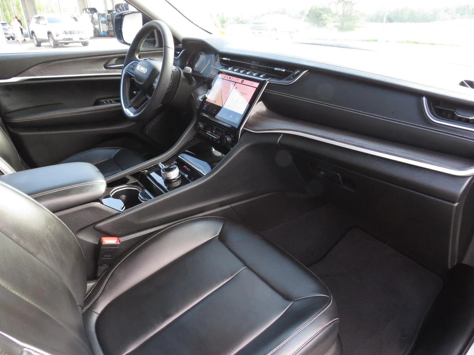 Used 2023 Silver Zynith Jeep Limited image 20