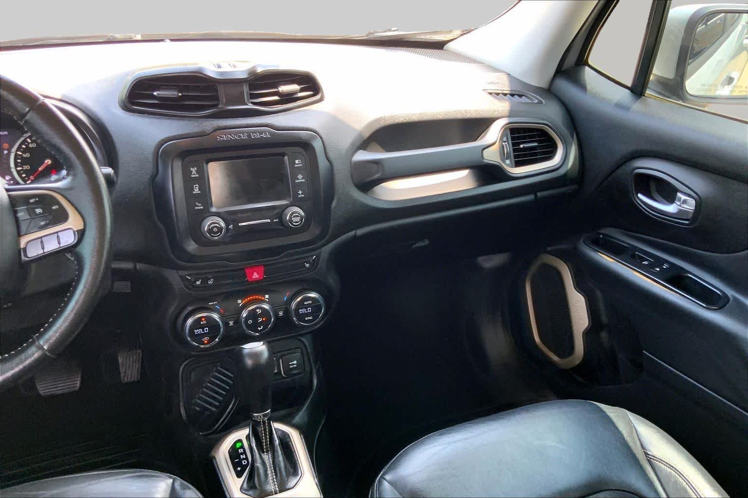 Used 2016 Glacier Metallic Jeep Limited image 7