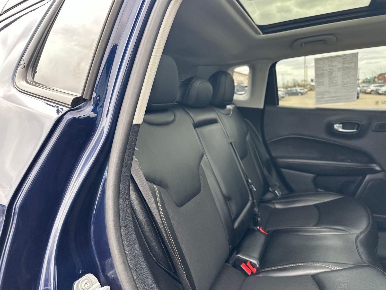 Used 2021 Blue Jeep Latitude image 27