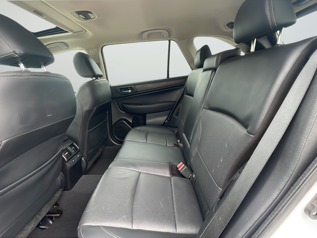 Used 2016 White Subaru 2.5i image 17