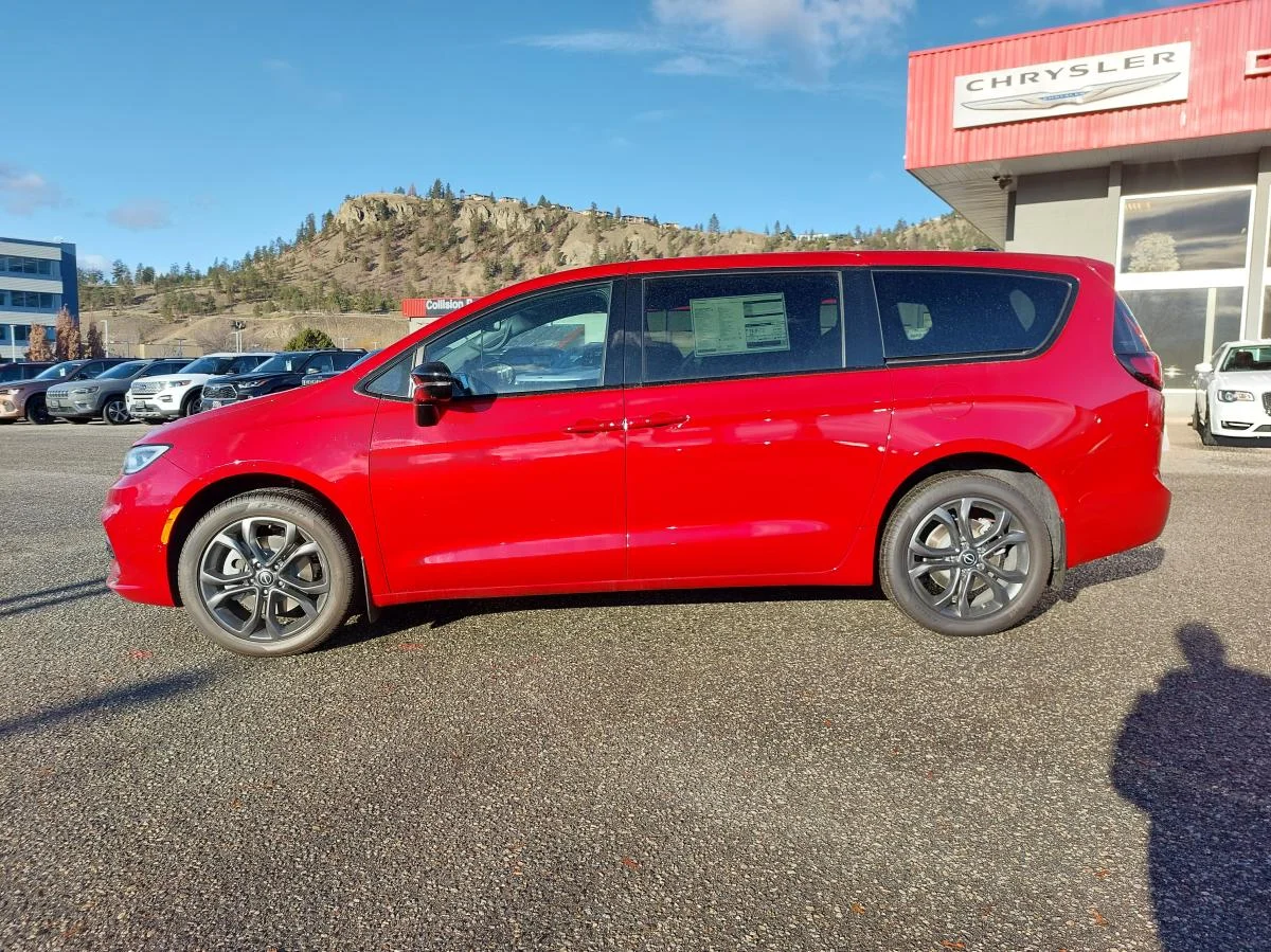 New 2026 Red Chrysler Select AWD image 9