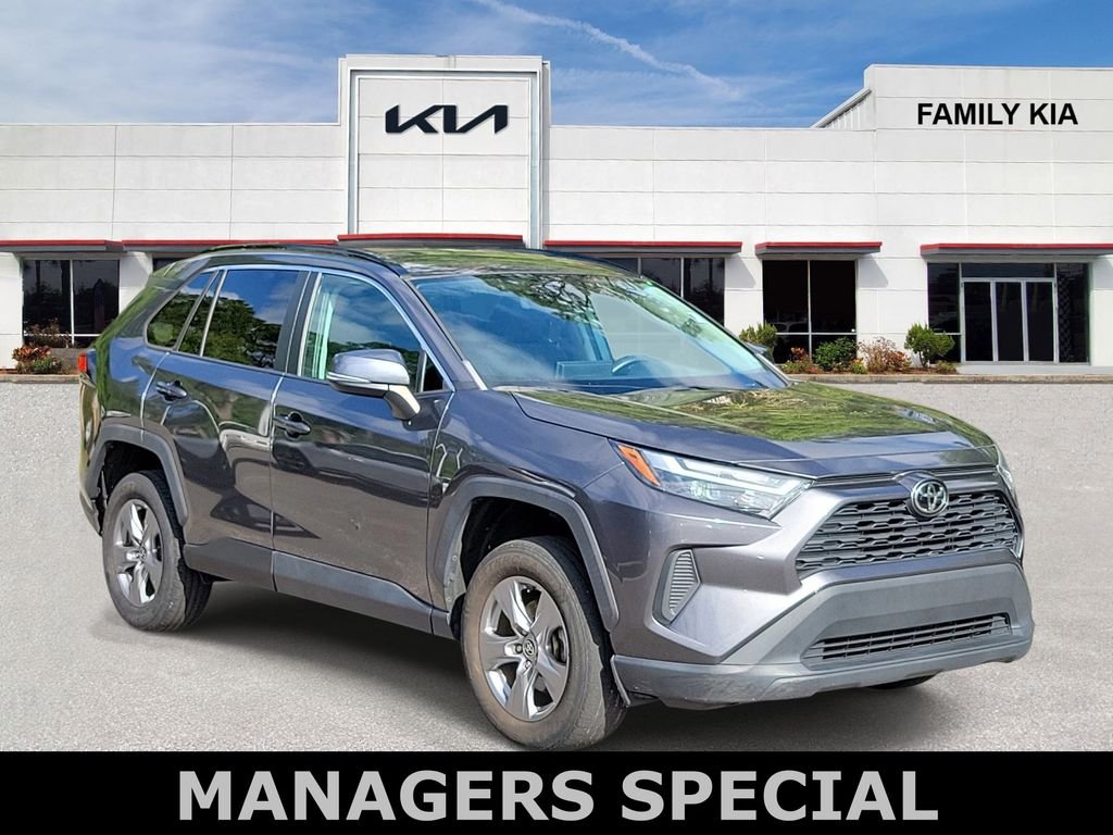 2022 Toyota RAV4 XLE