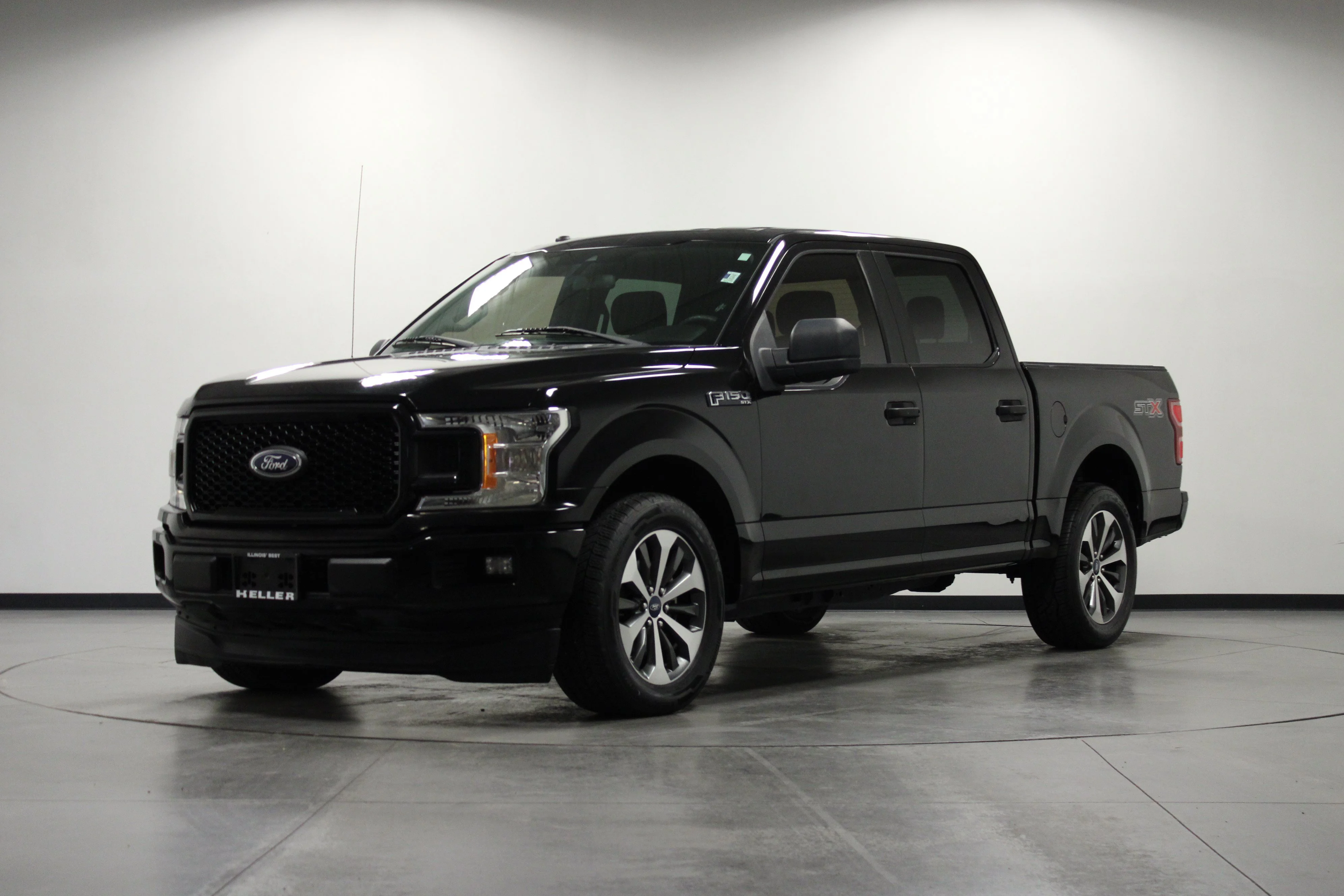 Used 2019 Agate Black Metallic Ford XL image 8