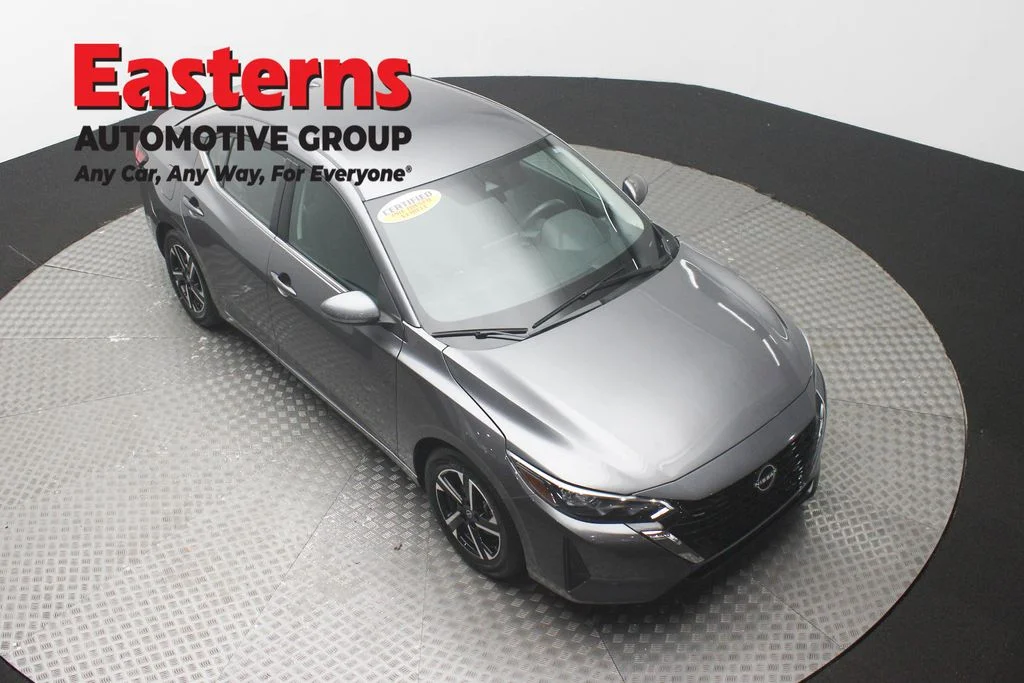 Used 2024 Gray Nissan SV image 3