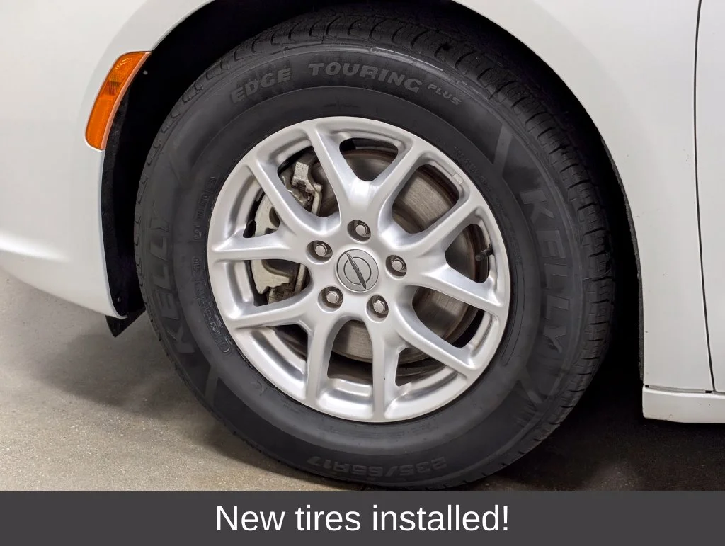 Certified Used 2023 Bright White Clearcoat Chrysler Touring L image 2