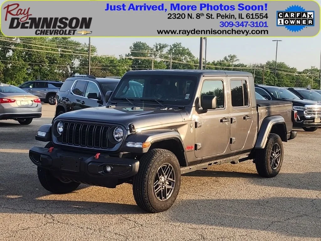 2024 Jeep Gladiator Sport S's photo