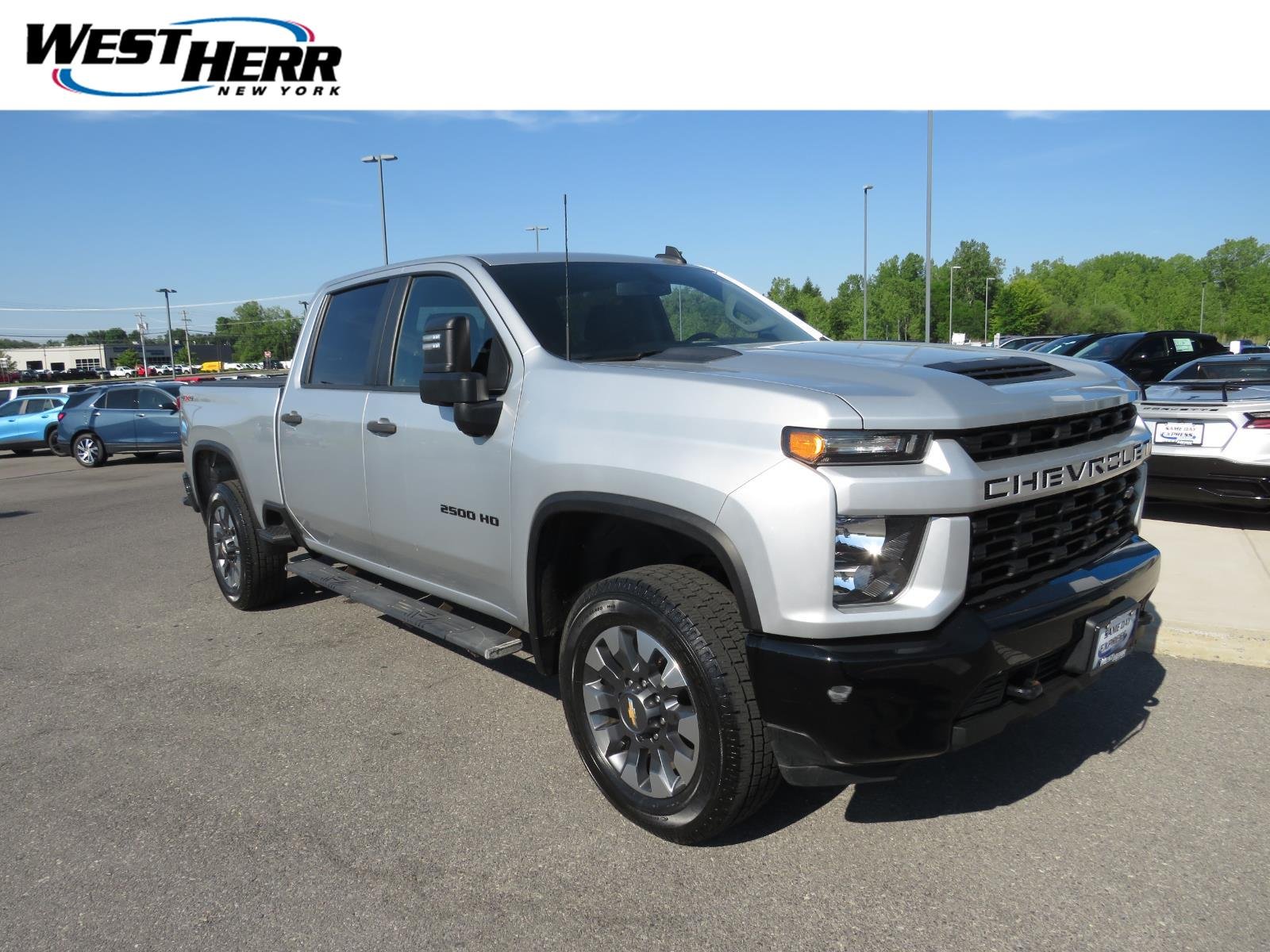 Used 2021 Silver Ice Metallic Chevrolet Custom image 1