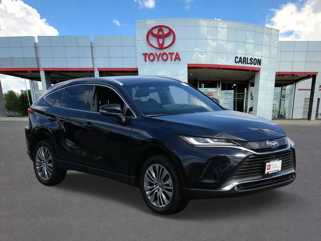 Used 2024 Toyota Venza XLE with VIN JTEAAAAH1RJ163447 for sale in Minneapolis, Minnesota