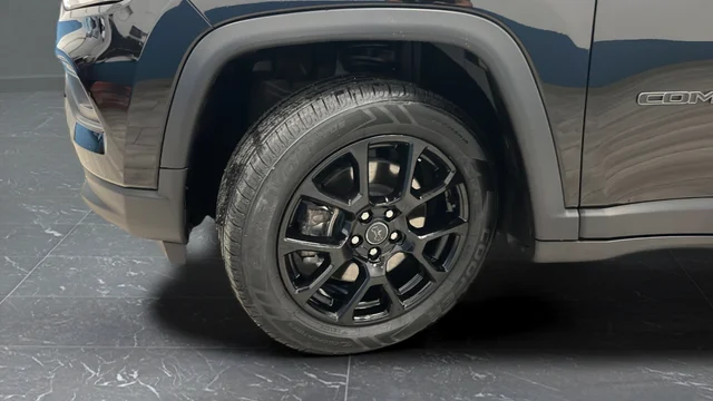Used 2025 Diamond Black Jeep Latitude image 33