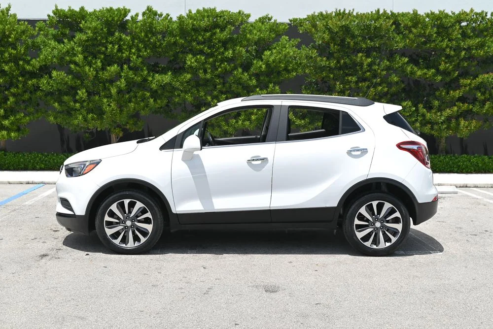 Used 2022 White Buick Preferred image 7
