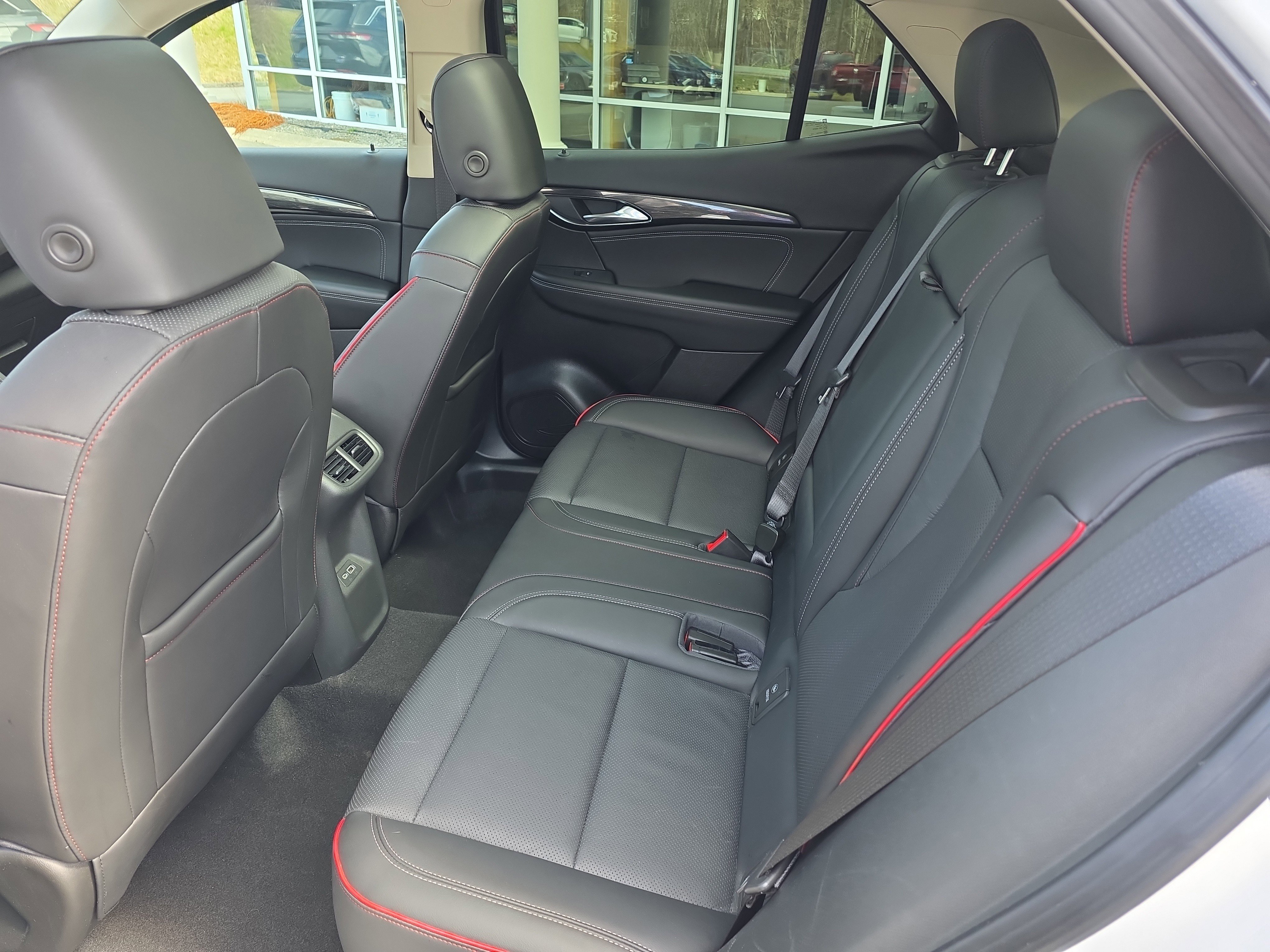 Used 2023 White Frost Tricoat Buick Essence image 11