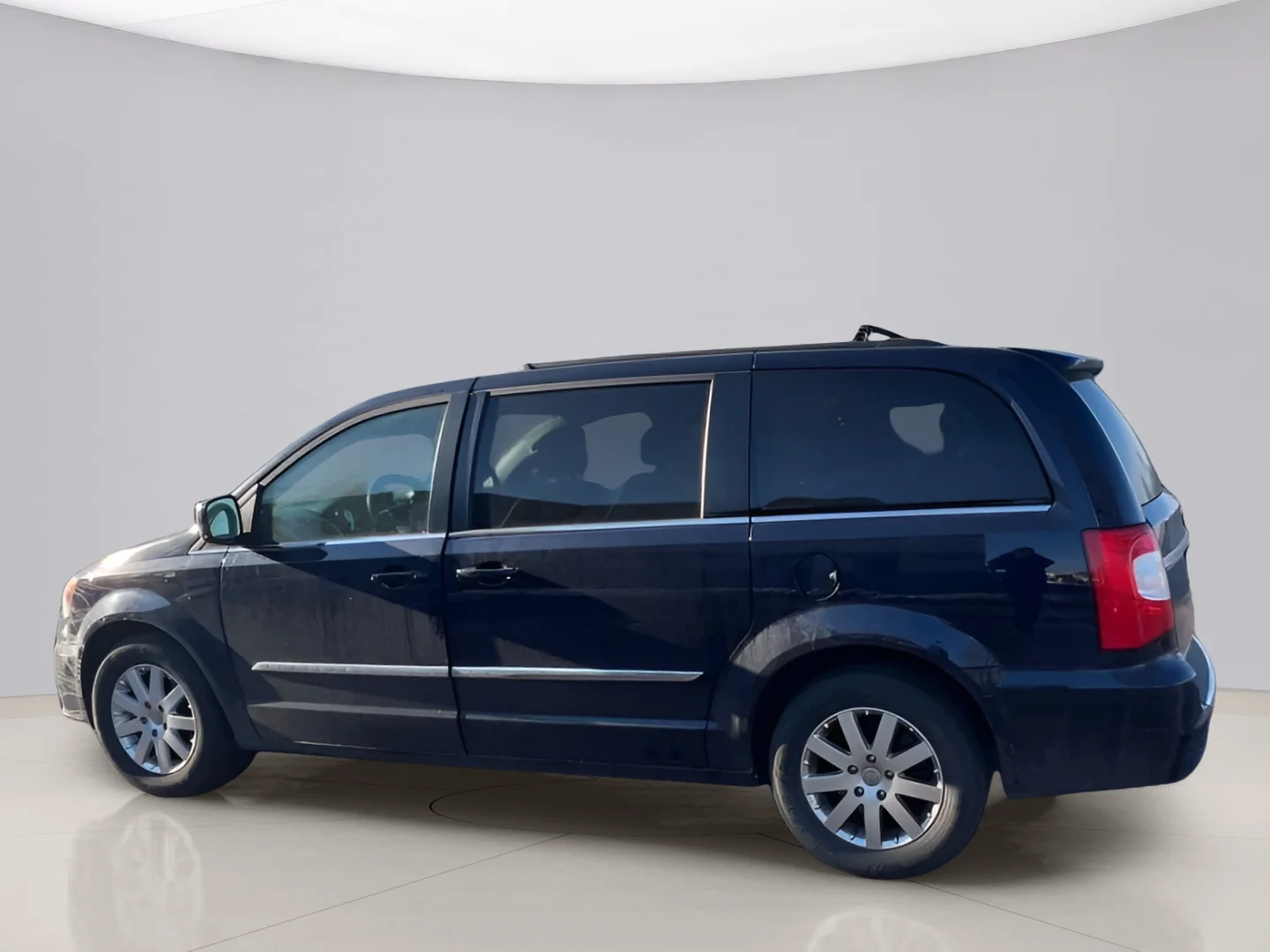 Used 2015 Blue Chrysler TOURING image 6