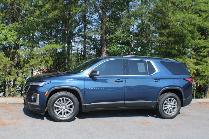 Used 2023 Northsky Blue Metallic Chevrolet LT Leather image 4