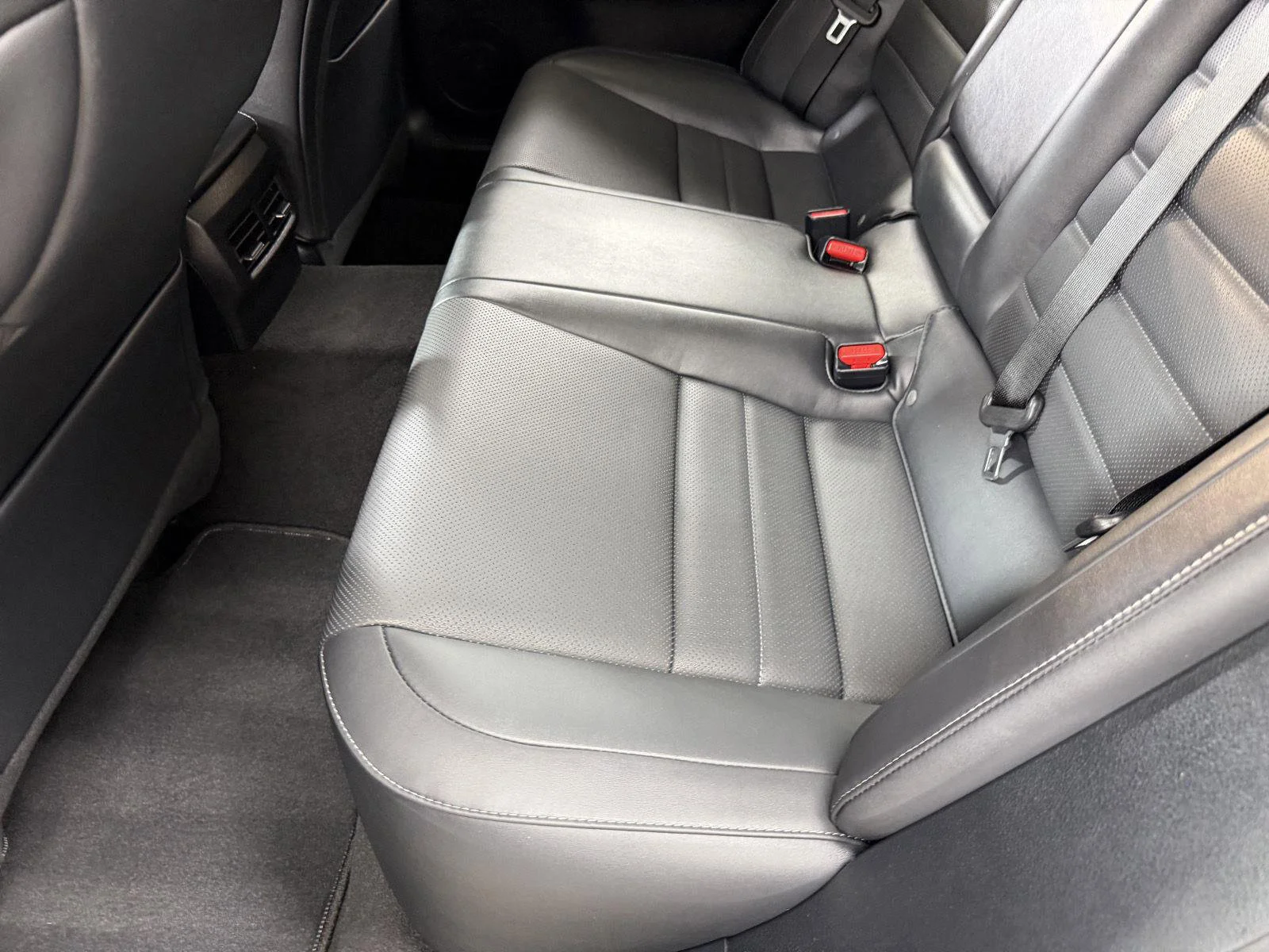 Used 2022 Silver Lexus 350 F SPORT image 35