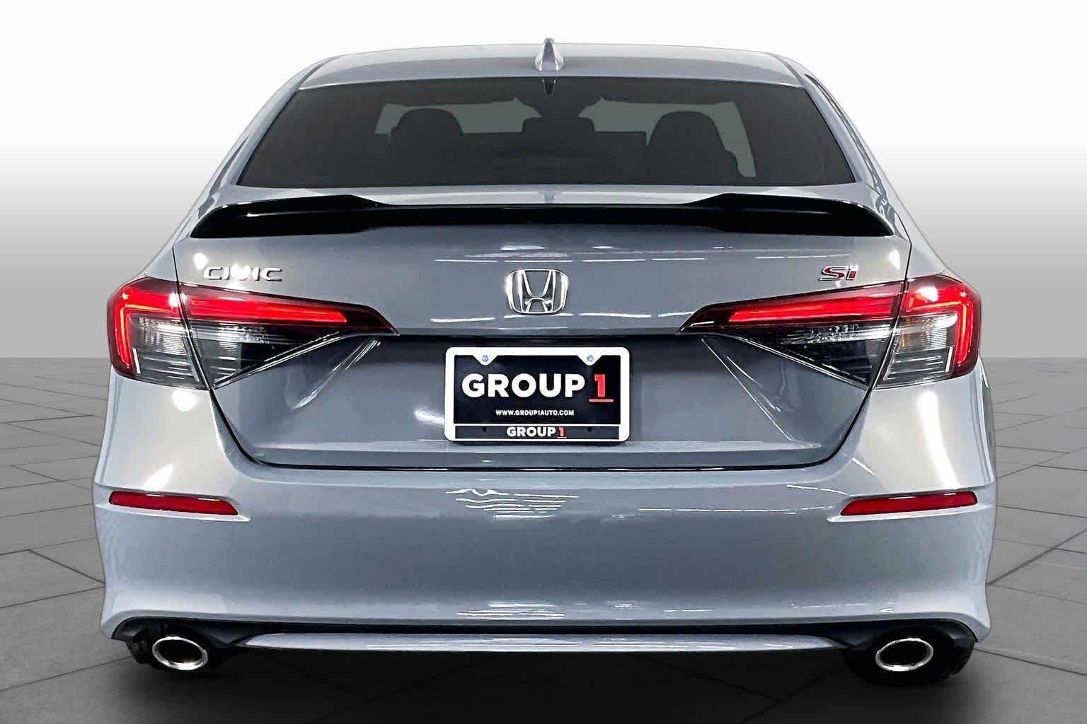 Used 2025 Urban Gray Pearl Honda  image 5