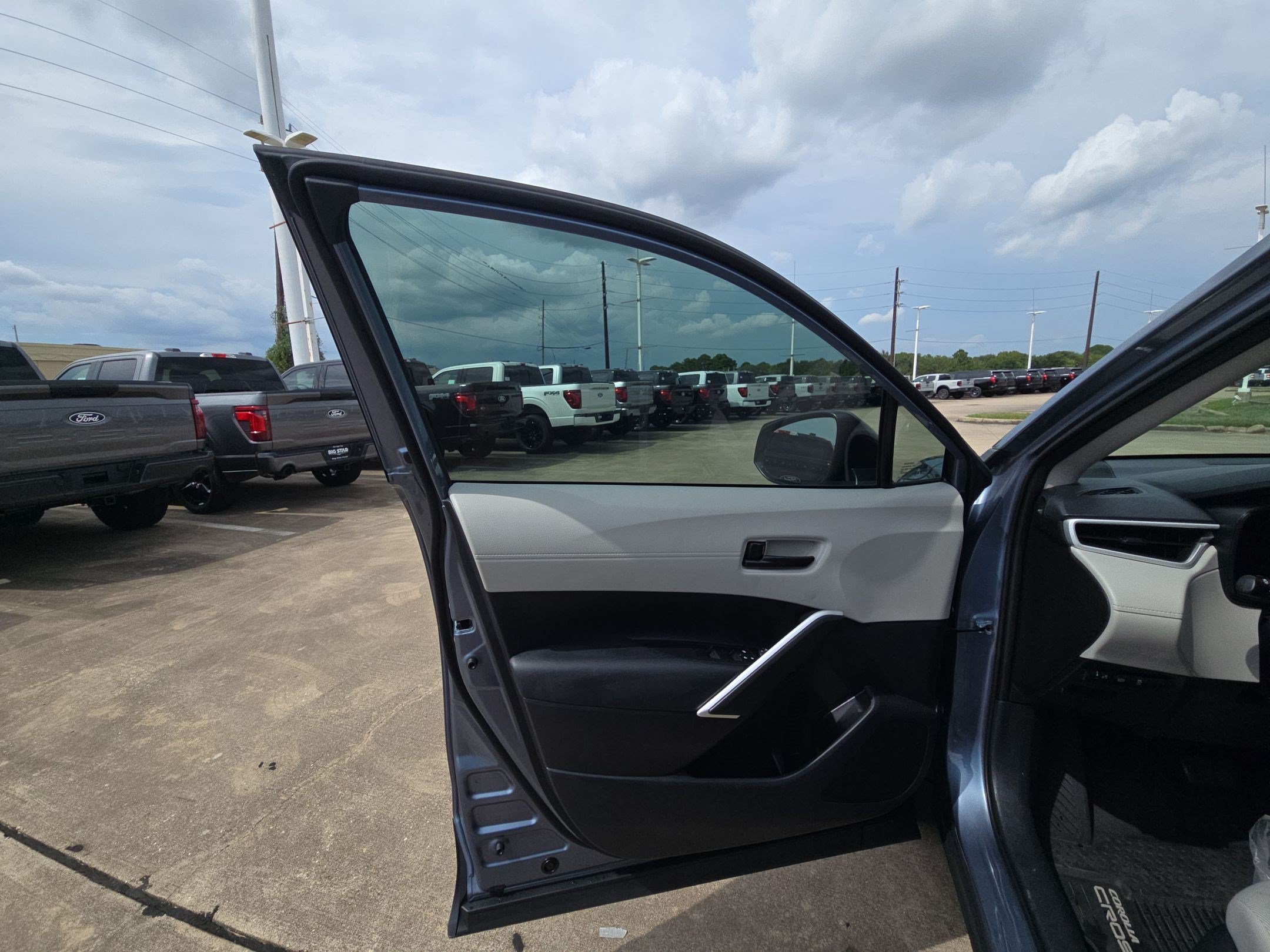 Used 2026 Blue Toyota L image 11