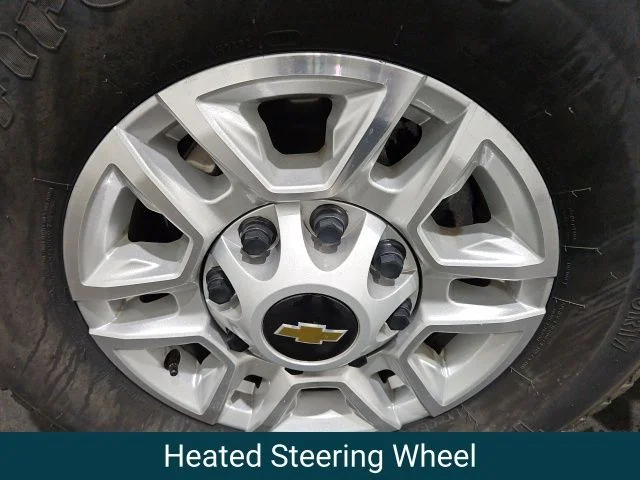 Used 2025 Summit White Chevrolet LT image 9