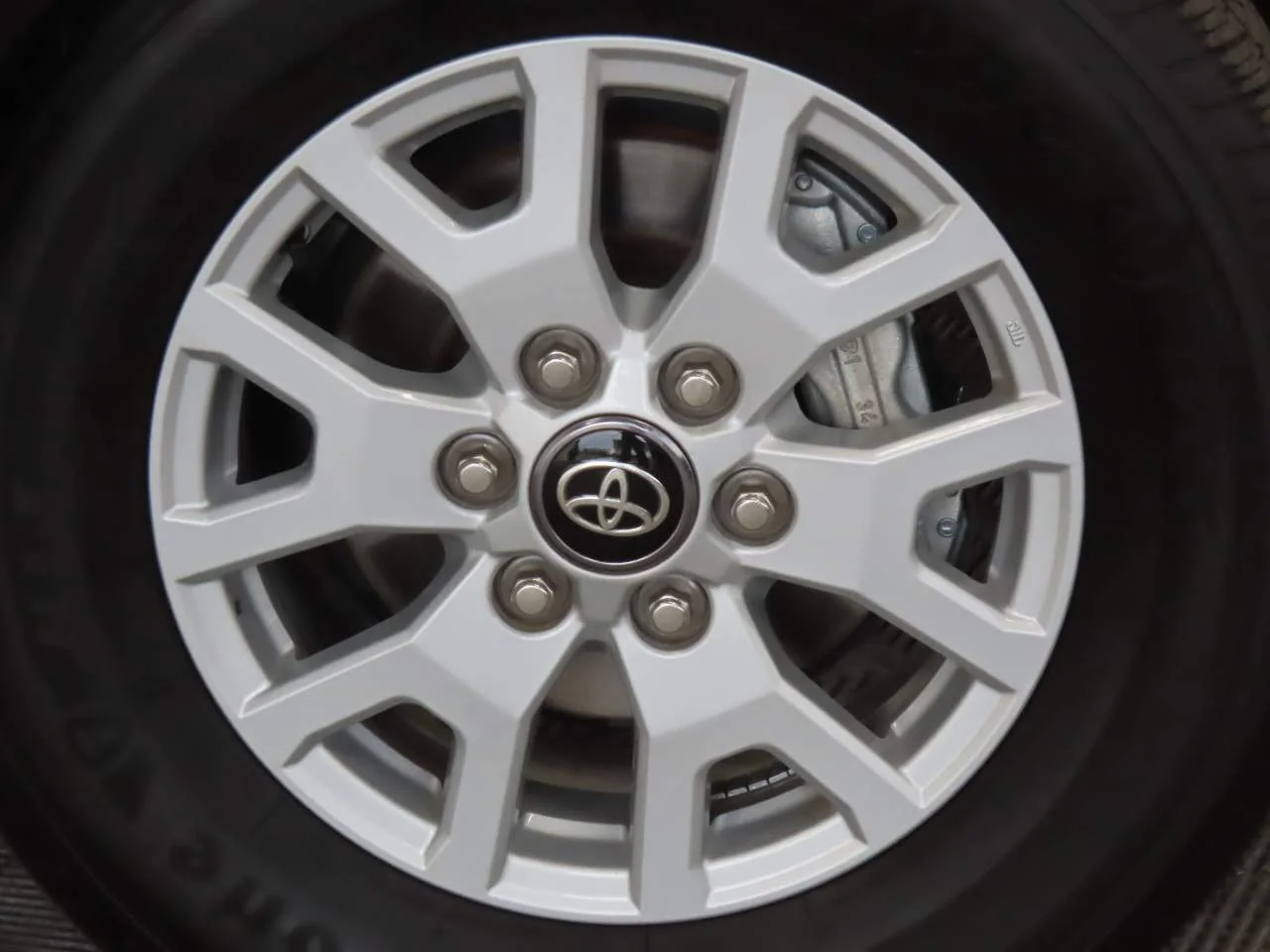 Used 2025 Ice Toyota SR5 Crew Cab image 8