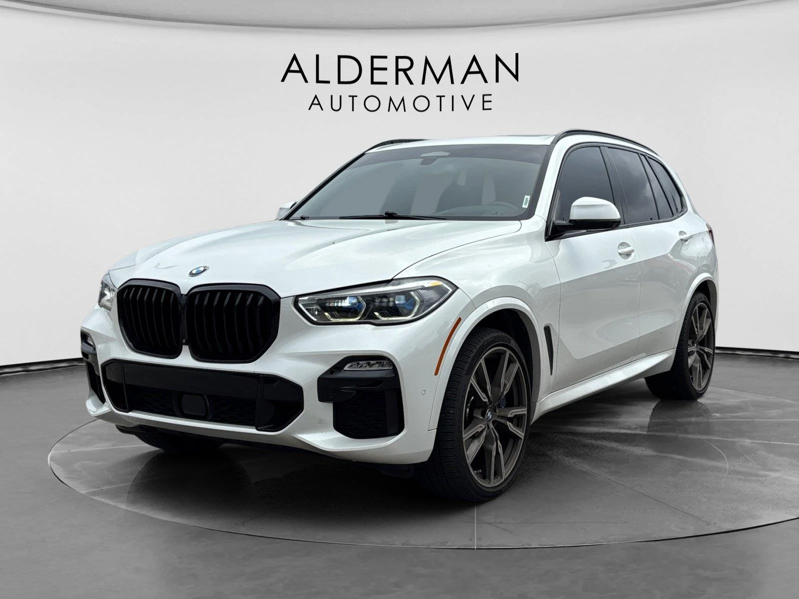 Used 2020 Mineral White Metallic BMW M50i image 1