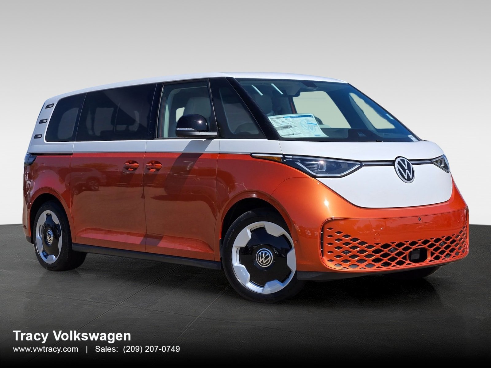 New 2025 Volkswagen ID. Buzz Pro S Plus 4D Passenger Van in Tracy