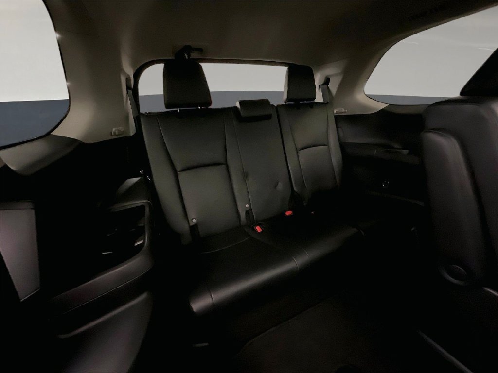 Used 2025 White Toyota XLE image 33